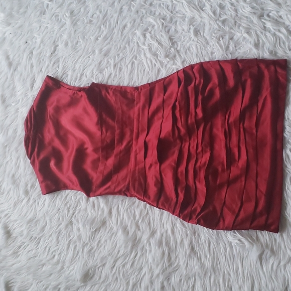 Express mini satiny red dress - Picture 7 of 8